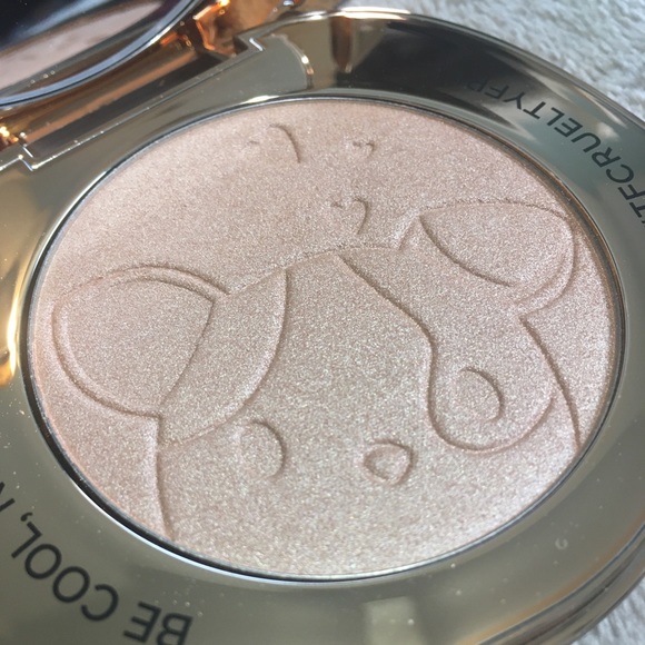 Too Faced Clover Highlighter in Glowver BNIB - Picture 7 of 15